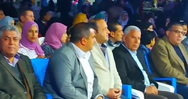 صور.. محافظ مطروح يشهد عرض لفرقة الفنون الشعبية ضمن أنشطة 