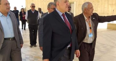 صور.. وزير الرى يتفقد منطقة السد العالى ومنطقة رمز الصداقة المصرية السوفيتية