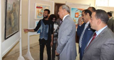 صور.. محافظ قنا يفتتح معرض جامعة جنوب الوادى للفنون التشكيلية