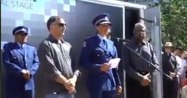 بآيات قرآنية.. مسئولة بشرطة نيوزيلندا تلقى كلمة أمام الجمهور.. فيديو