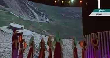 السيسى يشهد عرضا فنيا مغربيا وآخر إفريقيا خلال ملتقى الشباب العربى والإفريقى.. فيديو