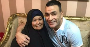 أم الحضرى لـ"سوبر كورة": "عايزينه يعتزل ليه.. مفيش معاش فى الكورة"