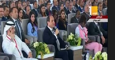 السيسى يدعو للاستفادة من نتائج البحث العلمى للشباب الإفريقى خارج القارة