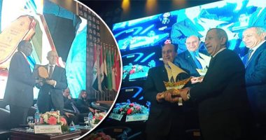 وزير النقل يفتتح فعاليات المؤتمر الدولى للنقل البحرى واللوجستيات بالإسكندرية.. ويؤكد: القطاع سيشهد طفرة وسنعمل لتطوير السكة الحديد.. مهاب مميش: كامل الوزير أحد أسباب نجاح مشروع قناة السويس الجديدة.. صور
