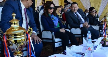 محافظ دمياط تستقبل وفد اتحاد الصناعات لبحث تدريب الصناع بمدينة للأثاث