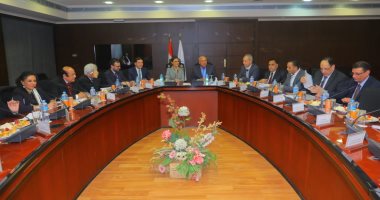 وزيرا النقل والاستثمار يشكلان مجموعة عمل لبحث الاحتياجات التمويلية للسكة الحديد