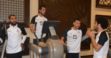 مران فى الجيم للاعبى المنتخب.. واختبار "وزن" بعد الغداء