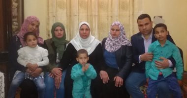 قصة الأم المثالية ببنى سويف.. ربت 3 أبناء حاصلين على ماجستير بمعاش 170 جنيها