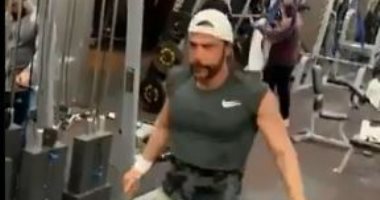 فيديو وصور.. محمد إمام فى صالة الجيم لتجهيز فورمة هوجان