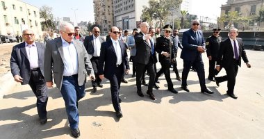 صور.. وزير الإسكان يتفقد مشروع نفق النهضة بالجيزة..ويؤكد:المشروع يخفف الضغط المرورى