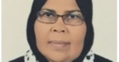 الأم المثالية بالبحر الأحمر.. مطلقة منذ 20 عاما وعملت خياطة لتربى ابنتها
