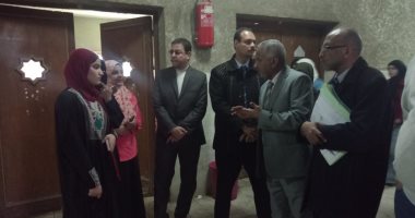 نائب رئيس جامعة الأزهر يتفقد مدينة الطالبات بأسيوط..ويحذر: فصل مروجى الشائعات