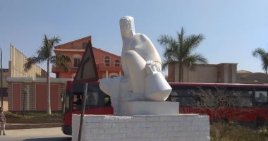 شاهد.. وزارة الثقافة تعيد تمثال فلاحة الحوامدية للونه السابق    