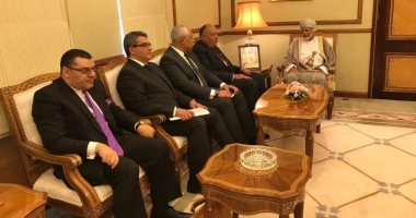 وزير الخارجية يبحث مع نظيره العُمانى القضايا الإقليمية ذات الاهتمام المشترك