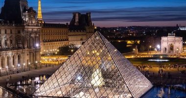 صور.. متحف اللوفر يحتفل بمرور 30 عاما على افتتاح "هرم اللوفر"
