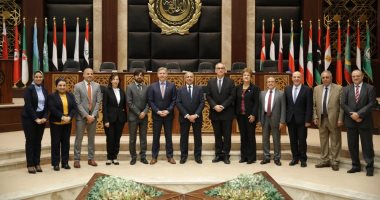 رئيس الأكاديمية العربية للعلوم والتكنولوجيا يستقبل سفير كندا بالقاهرة