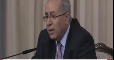 وزير خارجية الجزائر ينهى زيارة لتونس ويسلم رسالة من الرئيس تبون لقيس سعيد