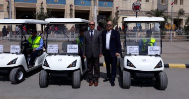 "السكة الحديد" تدرس تشغيل عربات جولف لنقل كبار السن بمحطة الجيزة