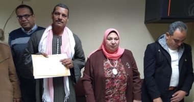فى عيد الأم التكريم للجميع.. حى شرق شبين الكوم يحتفل بالآباء والأمهات معا