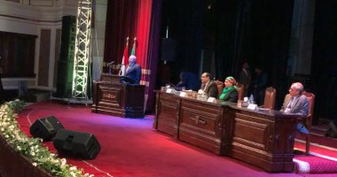 رئيس جامعة القاهرة يقرر صرف مكافأة 600 جنيه للعاملين بمناسبة عيد الأم