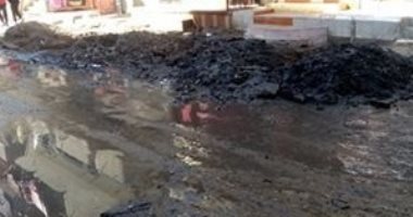 صور.. كسر بماسورة بشارع المنيل بمركز بلقاس