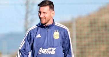 حصاد التكنولوجيا.. روبوت لإعداد السوشى وأيفون ذهب يحمل اسم "ميسى"