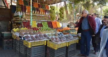 جولة لمحافظ الجيزة بالدقى لمتابعة النظافة ويوجه بإزالة تعديات شادر فاكهة
