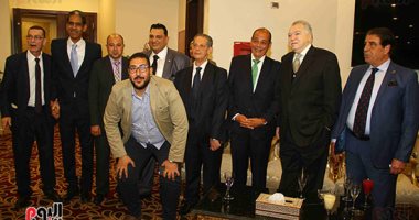 فيديو وصور.. أعضاء حزب الوفد يلتقطون صورا تذكارية بمقر احتفالية ثورة 1919 