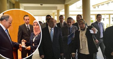 صور.. وزير التنمية المحلية: لن أسمح بوجود فاسد ومكتبى مفتوح للمواطنين للإبلاغ عن أى واقعة.. يؤكد: نواجه الفساد بالتدريب.. شعراوى: فيه طابور خامس يحاول هدم ما تبنيه الدولة.. وليس كل ما يقال على "فيس بوك" حقيقة