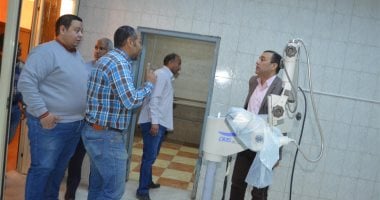 صور.. وكيل صحة الأقصر يتفقد مستشفى إسنا العام ومستشفى الكلى