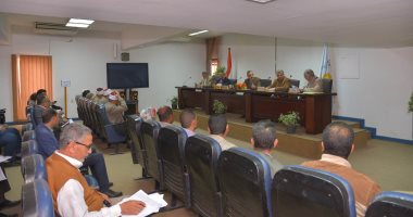 محافظ أسيوط: خطط فعالة للقضاء على الأمية وعقد 20 دورة تدريبية لمعلمي الفصول