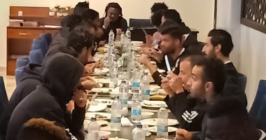 شاهد.. نجوم الطلائع على مائدة الغداء قبل ودية الإسماعيلى