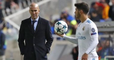 زيدان يحسم الجدل حول مستقبل أسينسيو مع ريال مدريد 