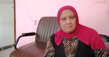 صور.. "رابحة" ست بـ100 راجل.. أجبرتها الظروف على ترك مدرستها فى الثانوية العامة بالفيوم.. وتروى قصة كفاحها: "ضهرى اتكسر من الكنس والمسح فى البيوت علشان أصرف على أمى وابنى".. وأحلم بزيارة بيت الله الحرام