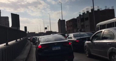 زحام مرورى بسبب حادث تصادم سيارتين أعلى دائرى الهرم