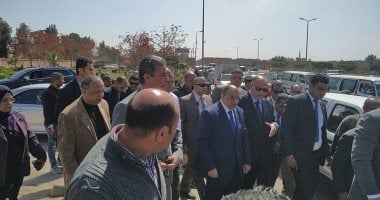 وزير التنمية المحلية يوجه محافظ القاهرة لإصلاح الأرصفة بمحيط ستاد السلام