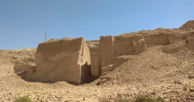 الآثار تعثر على ميناء لنقل الأحجار من محاجر جبل السلسلة بأسوان .. صور