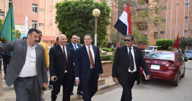 رئيس جامعة بنها يتفقد المدن الجامعية ويوجه بالاهتمام بالأنشطة الرياضية