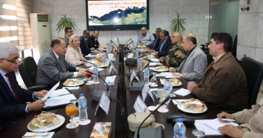 وزيرة البيئة تعقد الاجتماع الأول حول إعادة التوازن البيئى لبحيرة قارون
