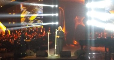 حسين الجسمى يغنى لنجاة وليلى مراد وفيروز بحفل الأوبرا