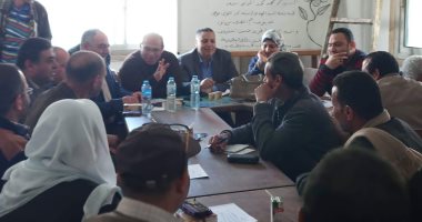 صور.. وكيل "زراعة الغربية" يجتمع بأعضاء الحملة القومية لمحصول الأرز بالغربية