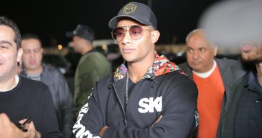 صور.. محمد رمضان يتابع تجهيزات حفله الغنائى الأول فى المنارة