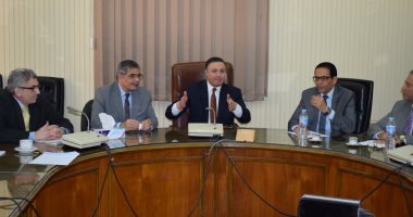 جامعة بنها توقع عقد مع جهاز مشروعات الخدمة الوطنية لإنشاء 10 غرف عمليات