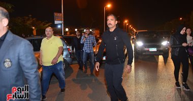 وصول جثمان والدة أحمد صلاح حسنى وحماة أمير كرارة لمسجد الشربتلى بالتجمع