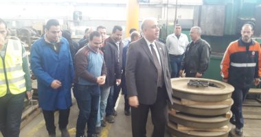 صور.. رئيس شركة المترو والعضو المنتدب يتفقدان ورش صيانة قطارات الخط الأول