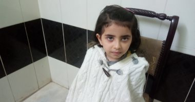 صور.. الطفلة جنات: "نفسى أهل الخير يشترولى ميكروفون للسماعة علشان أسمع"