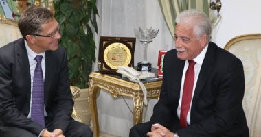 محافظ جنوب سيناء يدعو قنصل فرنسا لحضور الاحتفالية السنوية للسلام بسانت كاترين