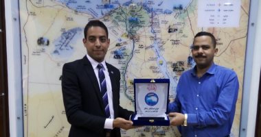  رئيس "مستقبل وطن" يكرم الطالب المثالى على مستوى الجامعات المصرية 