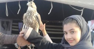 عكاظ: أصغر مرشدة سياحية في السعودية تفوز بمسابقة الإرشاد السياحي
