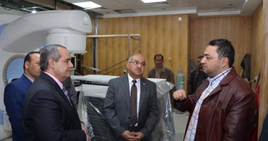 رئيس جامعة أسيوط يطبق النظام الإلكترونى لتسجيل حضور وانصراف هيئة التدريس